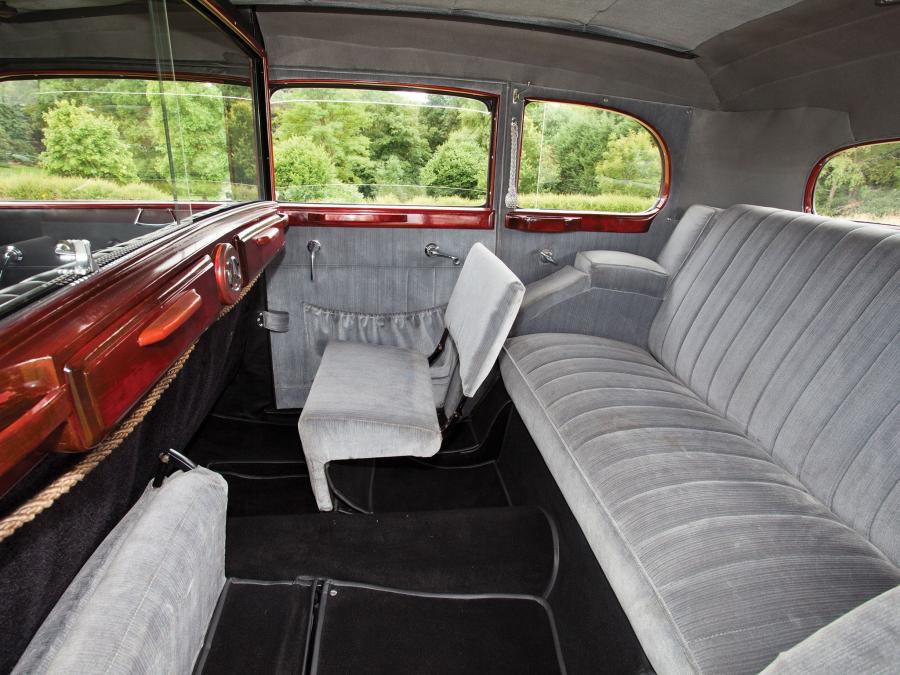 Интерьер Mercedes-Benz 320 Pullman Limousine (W142) 1937 года  (фото 18 из 18)